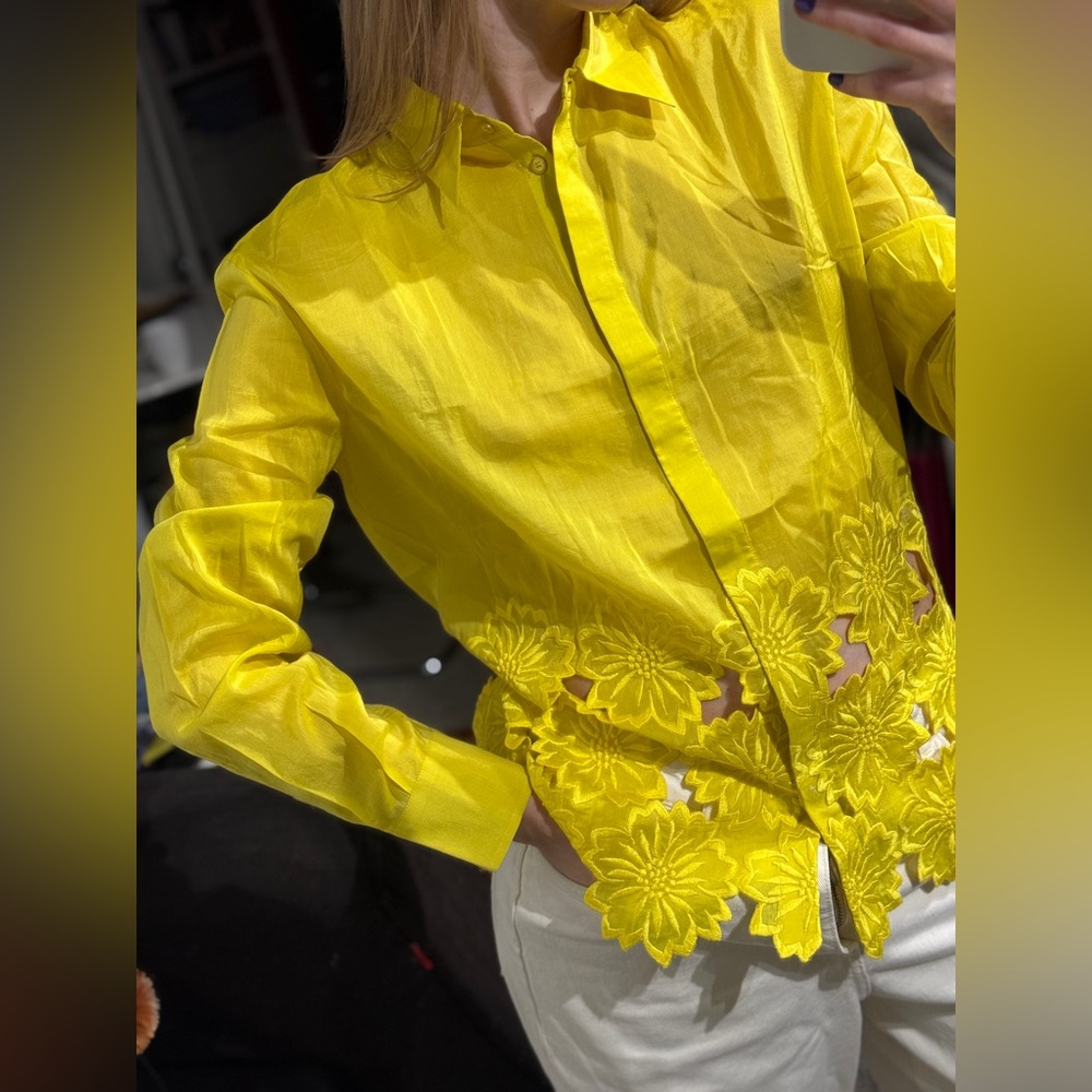$1,075 Rochas Yellow Shirt Lace SHIRT size 40